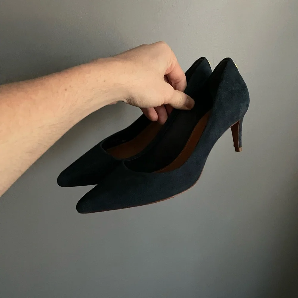 Tory Burch Ivy Blue Suede Pumps Womens Size 6 - Picture 6 of 6